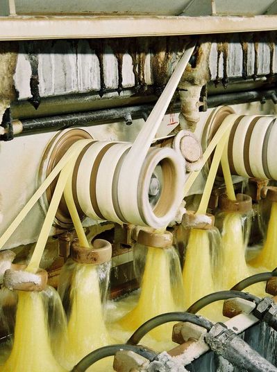 Shows a spinning machine