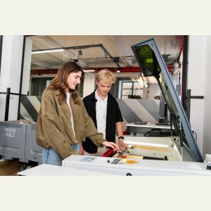 https://a.storyblok.com/f/306237/3072x2048/81fc02ab55/lasercut-grandgarage.jpg