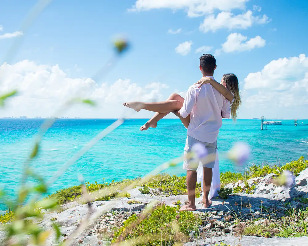 A couple looking out over the ocean