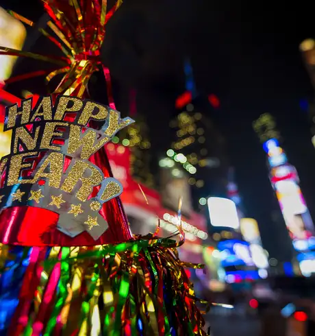 A hat saying "Happy New Year" in Times Square