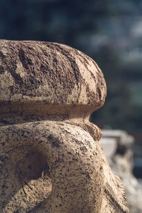 A old pot inside the Archaeological Museum in Crete