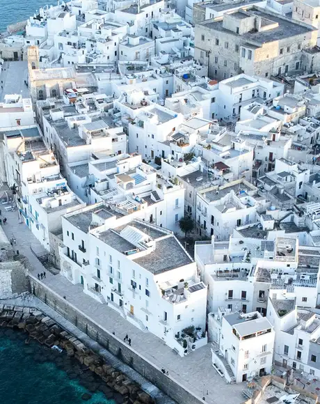 An image of the seaside town of Bari, Italy