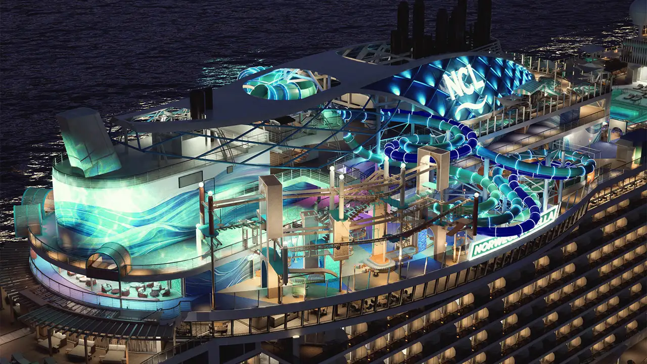 Ocean Heights/Boulevard at night aboard Norwegian Bella