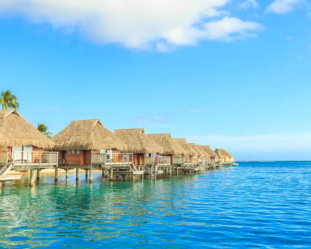 Multiple seaside Cabins in Papeete