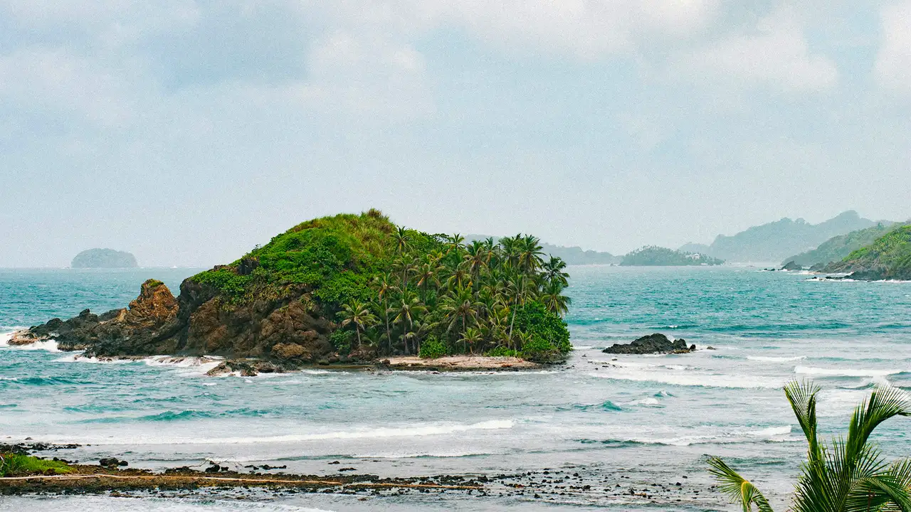 An island off the coast of the Fuerte Amador