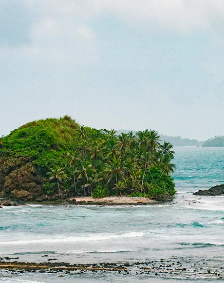 An island off the coast of the Fuerte Amador
