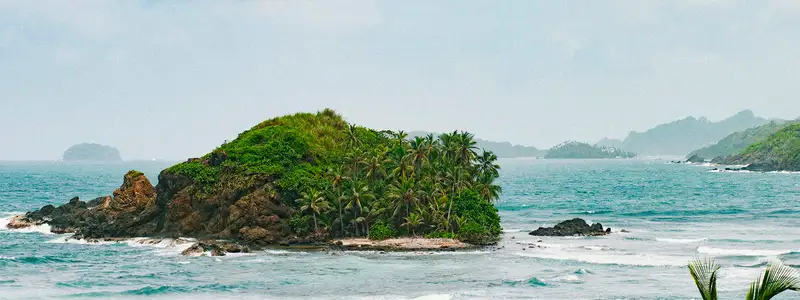 An island off the coast of the Fuerte Amador