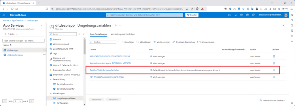 Screenshot des Microsoft Azure-Portals mit Umgebungsvariablen für einen App-Dienst, wobei eine Variable rot hervorgehoben ist.