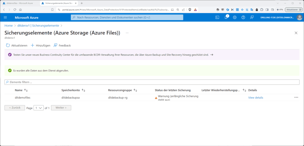 Screenshot einer Microsoft Azure-Schnittstelle, die Sicherungselemente für Azure Storage mit einer Tabelle zeigt, in der Details wie Name und Status aufgeführt sind.
