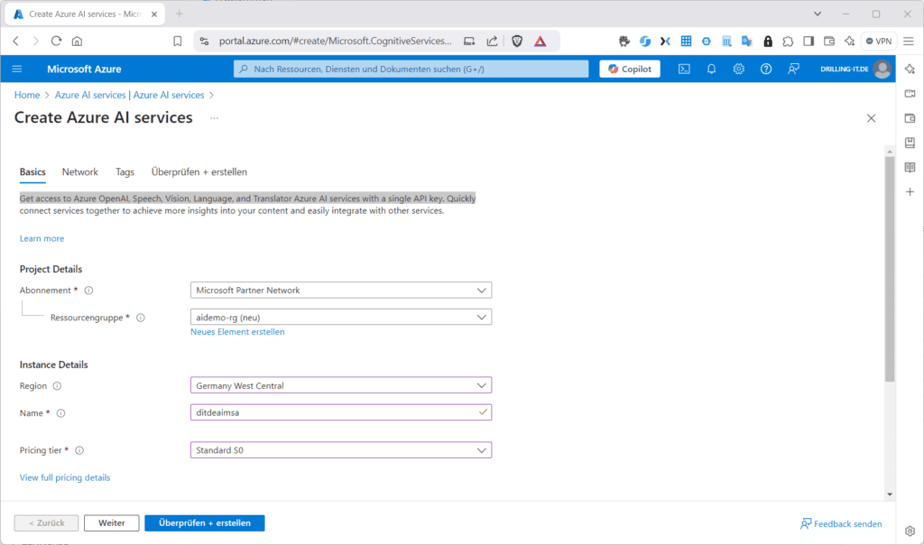 Screenshot des Azure-Portals mit der Seite "Create Azure AI services" mit Feldern für Projektdetails und Instanzauswahl.