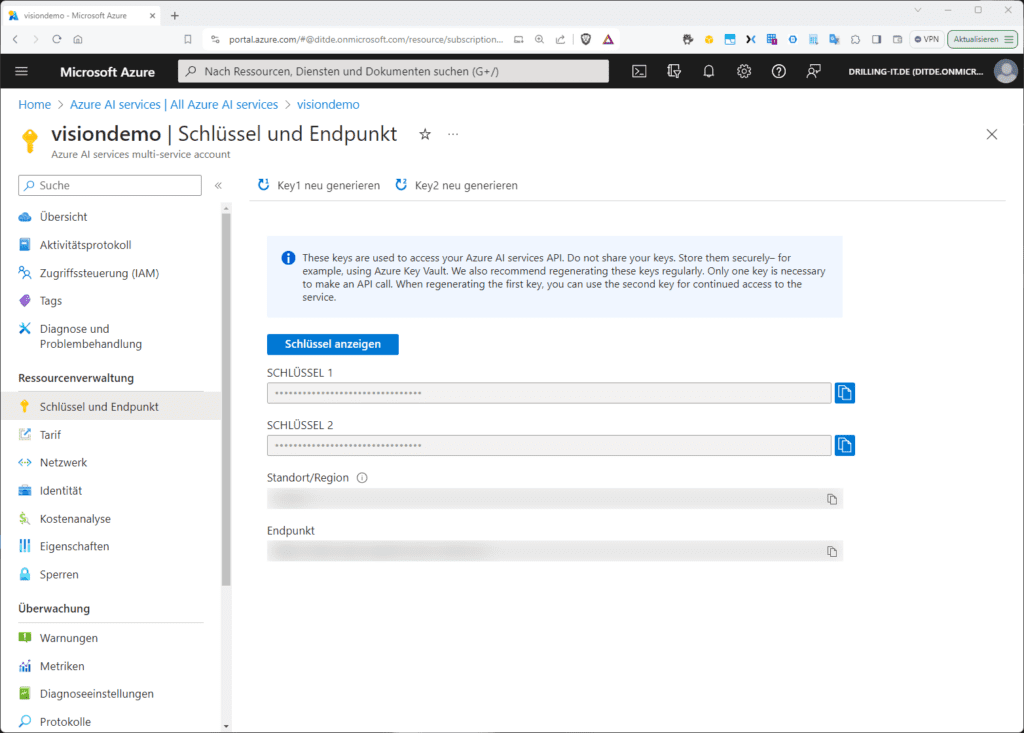 Screenshot des Microsoft Azure-Portals mit einer Seite zur Verwaltung von API-Schlüsseln, mit Optionen zur Erstellung und Anzeige von Schlüsseln und zur Auswahl einer Region.