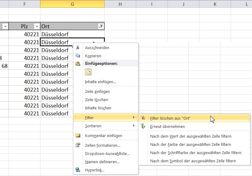 Tabelle mit einer Liste von Postleitzahlen und Städten. Ein Rechtsklick-Menü mit Filteroptionen ist geöffnet, in dem „Filter löschen aus ‚Ort‘“ markiert ist.