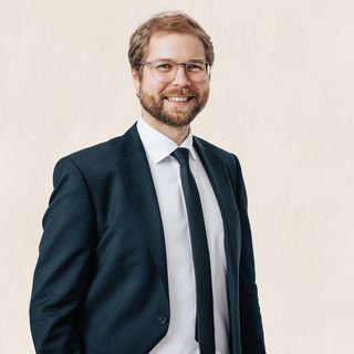 Bassist Felix Hoffman