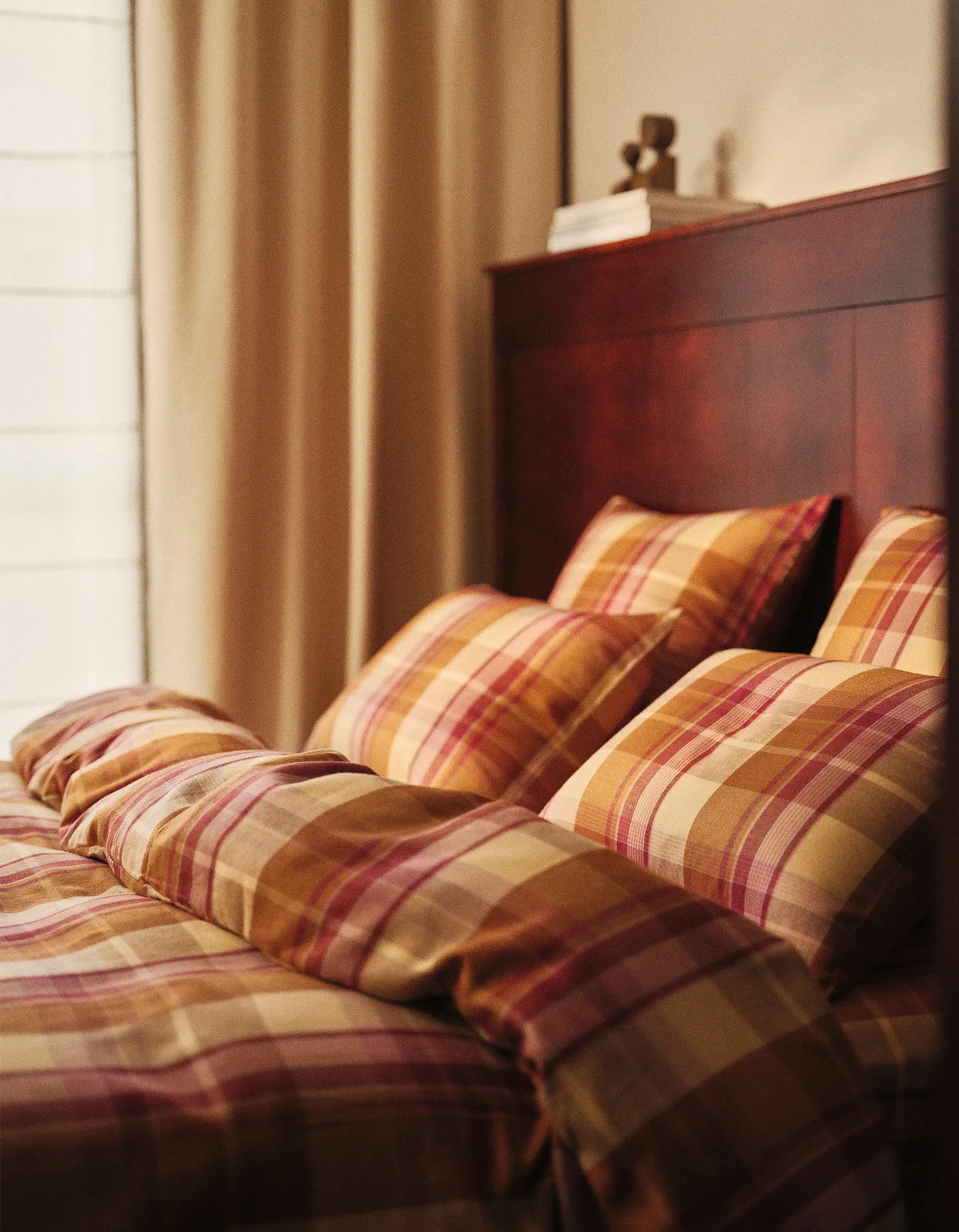 Visuel rapproché d'un lit avec des draps en flanelle de tencel par Bonsoirs