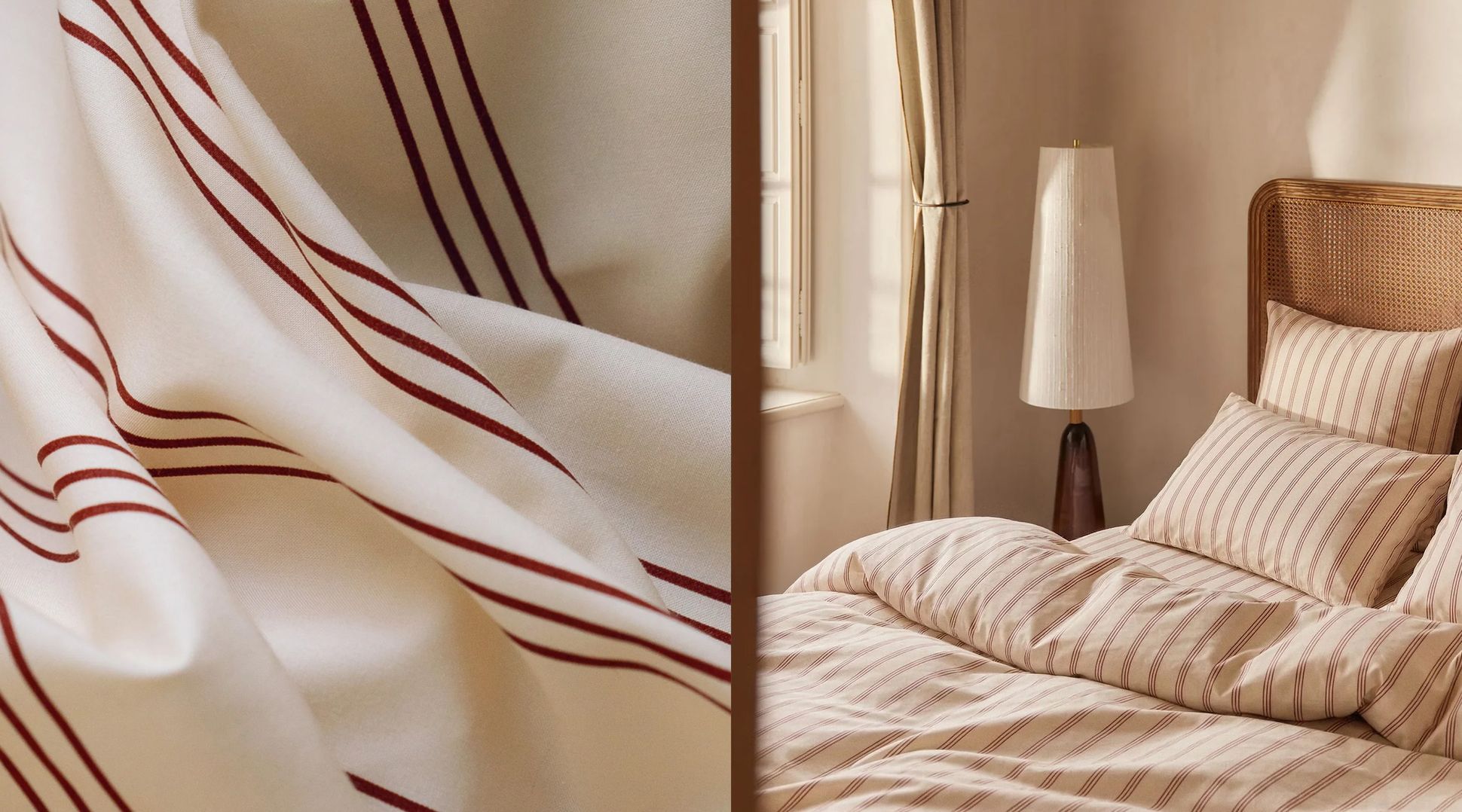 Une chambre douillette avec un lit à tête de lit en osier, une literie rayée toute douce et un lampadaire en bois à côté, le tout baigné d'une douce lumière naturelle.