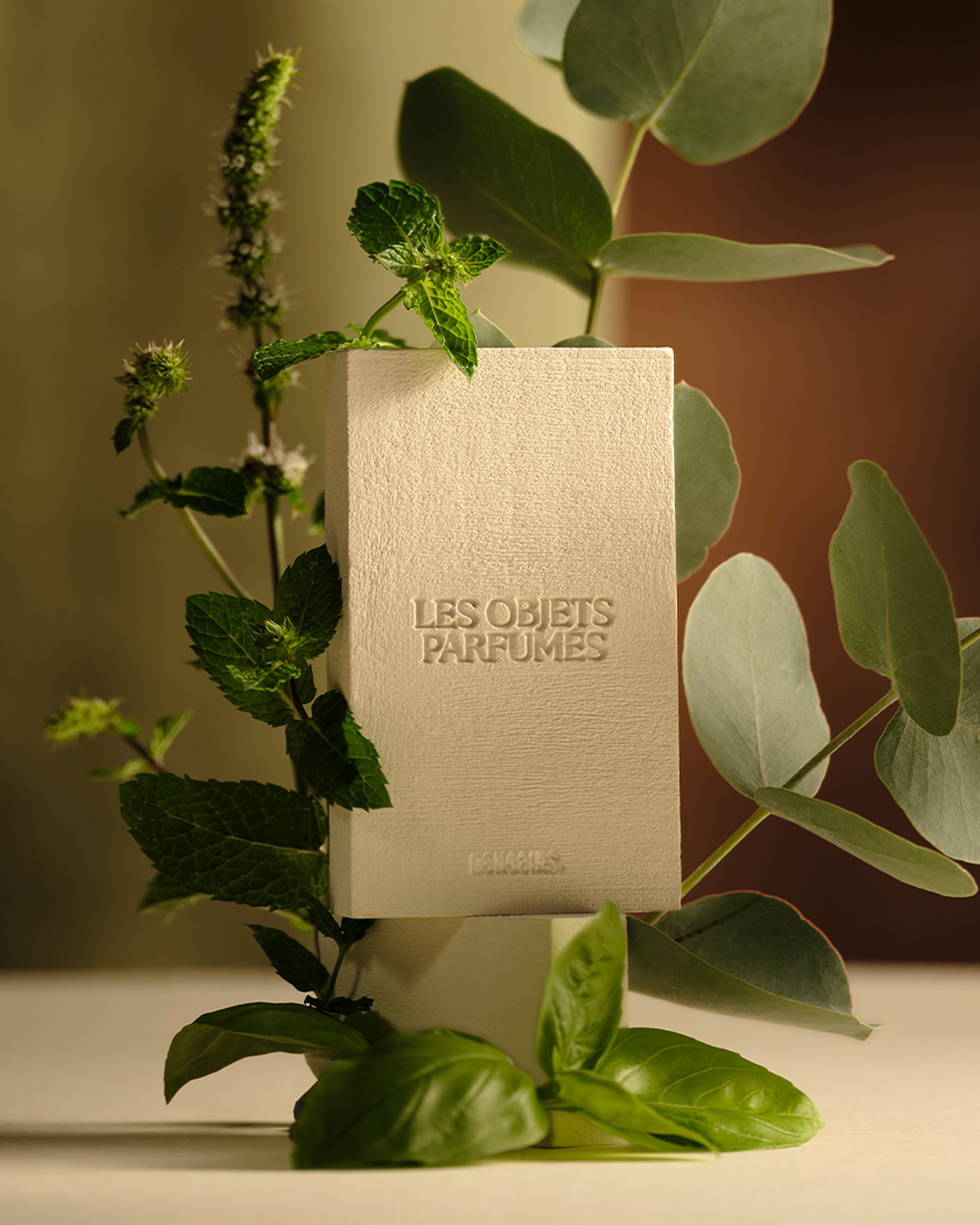 Les Objets Parfumées, nouvelle collection de senteurs, bougies, brumes, palets en céramiques et diffuseurs par Bonsoirs