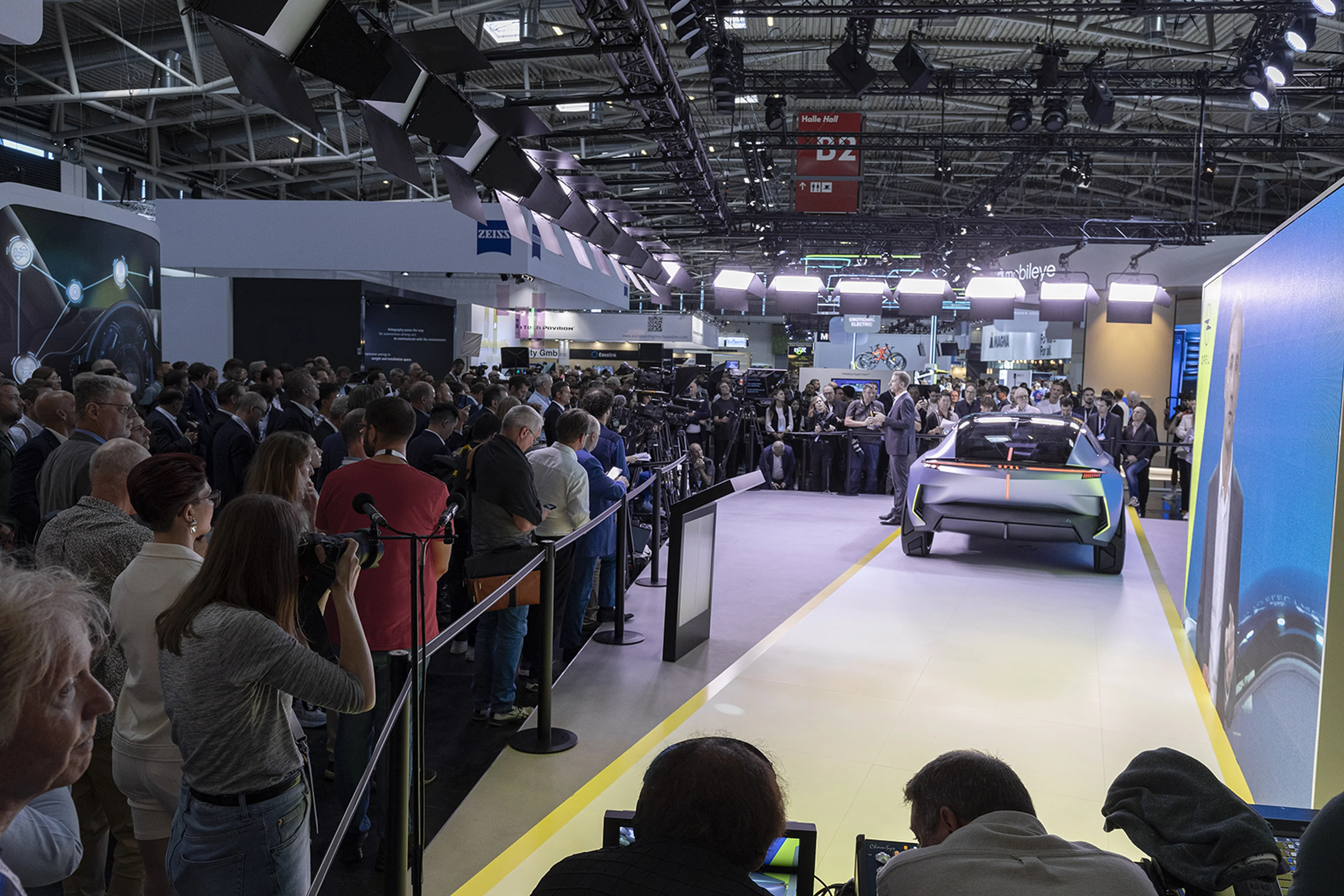 studiosasch_opel_iaa_summit_-10