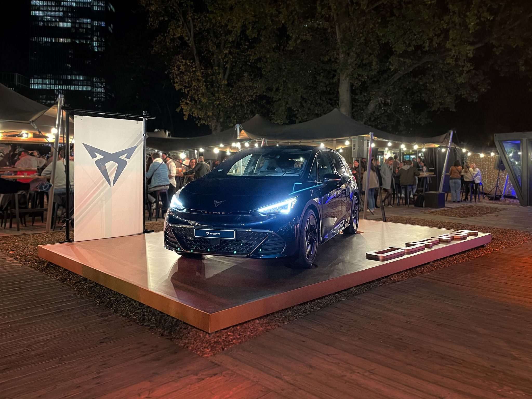 Cupra-Open-Space-Frankfurt-am-Main-City-Exhibition-2022-Sasch-GmbH