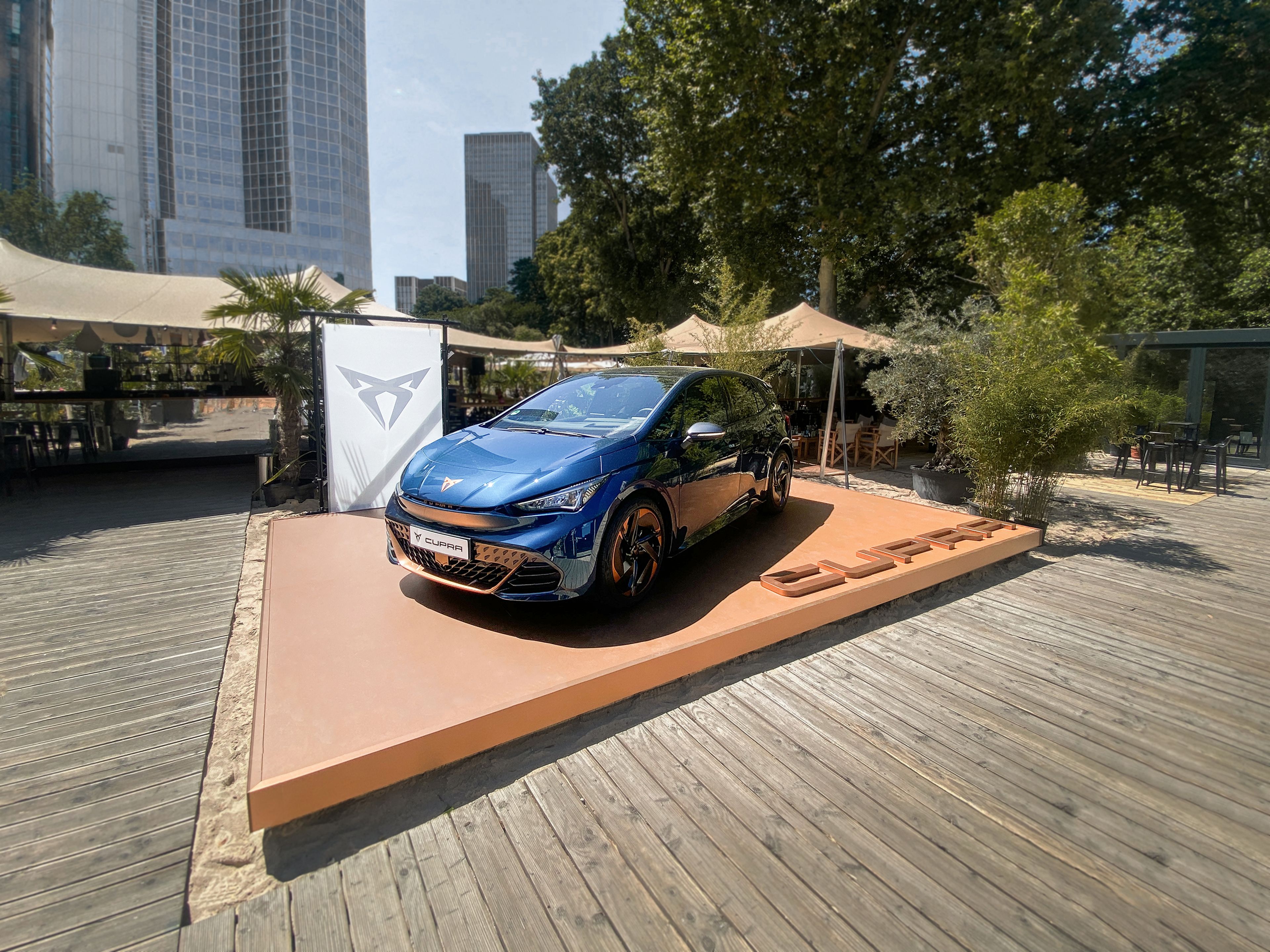 Cupra-Open-Space-Frankfurt-am-Main-City-Exhibition-2022-Sasch-GmbH