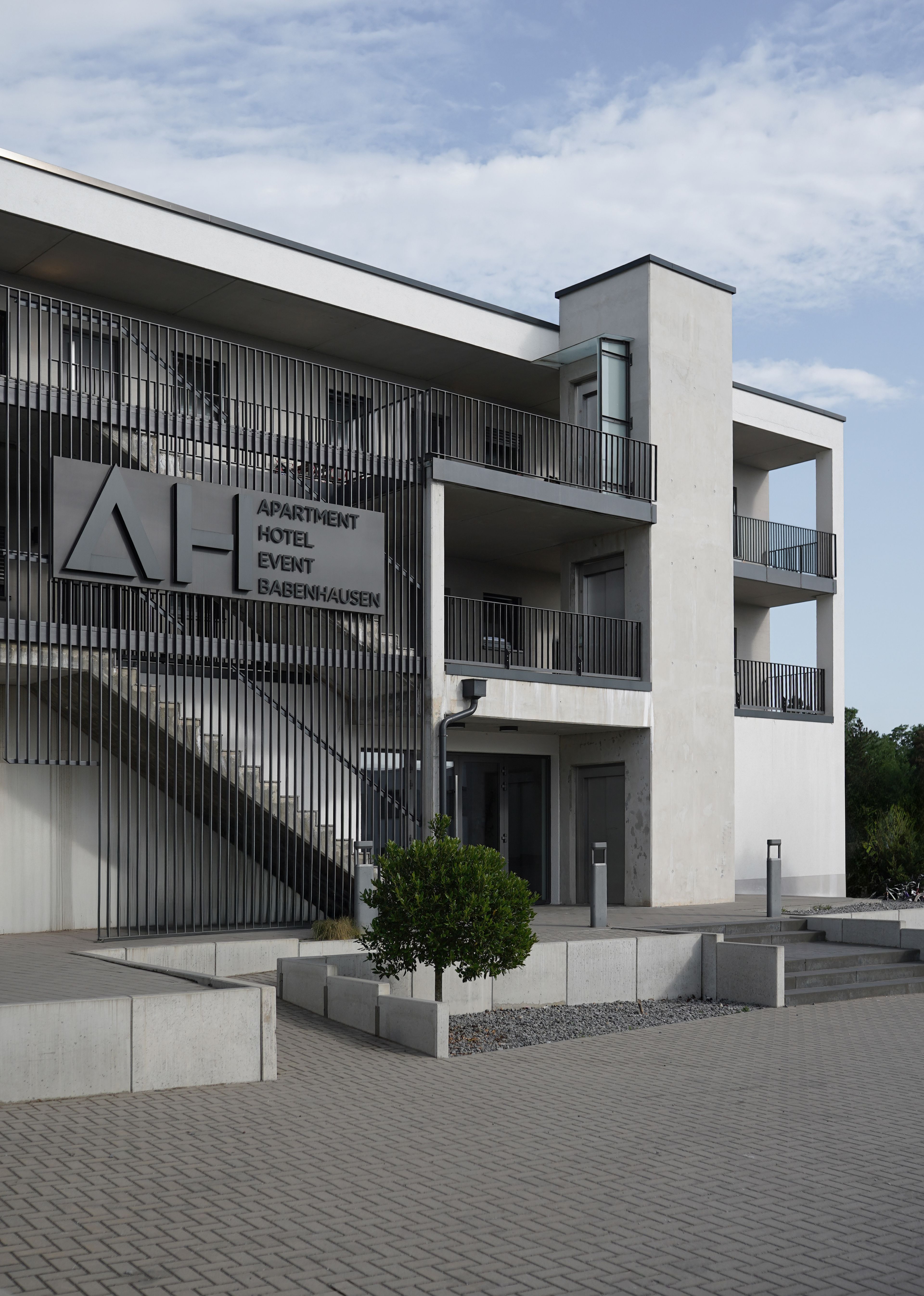 Apartment Hotel Babenhausen - Hamm Architekten - Außenbereich 2