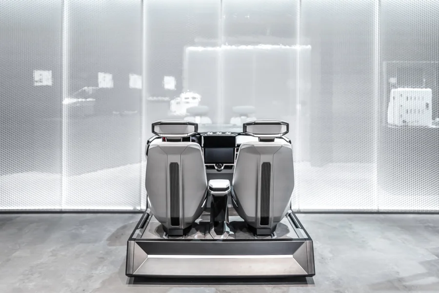 sasch_mobis_iaa_2021_boothphoto_10