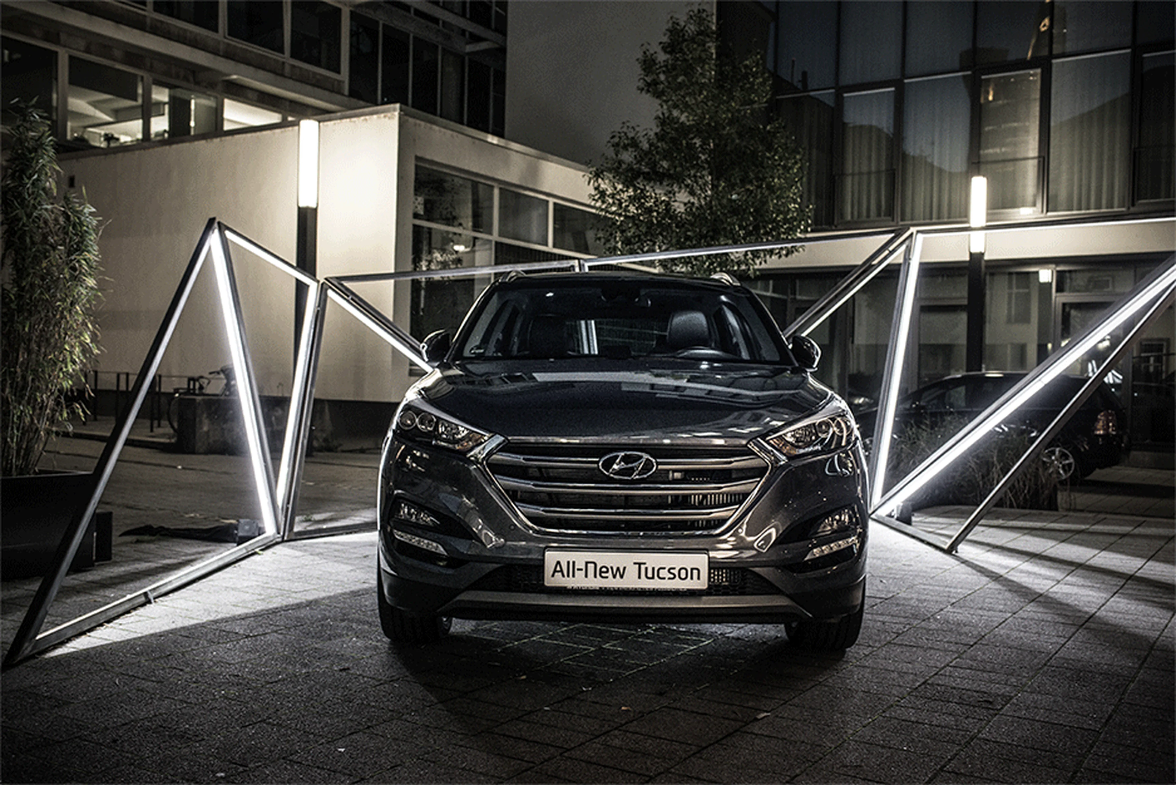 Light-Installation-Tuscon-Hyundai-2015-Exhibition