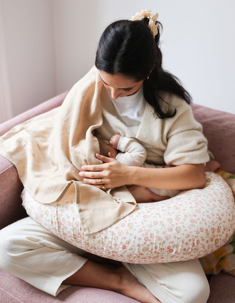 voedingskussen en babynestjes