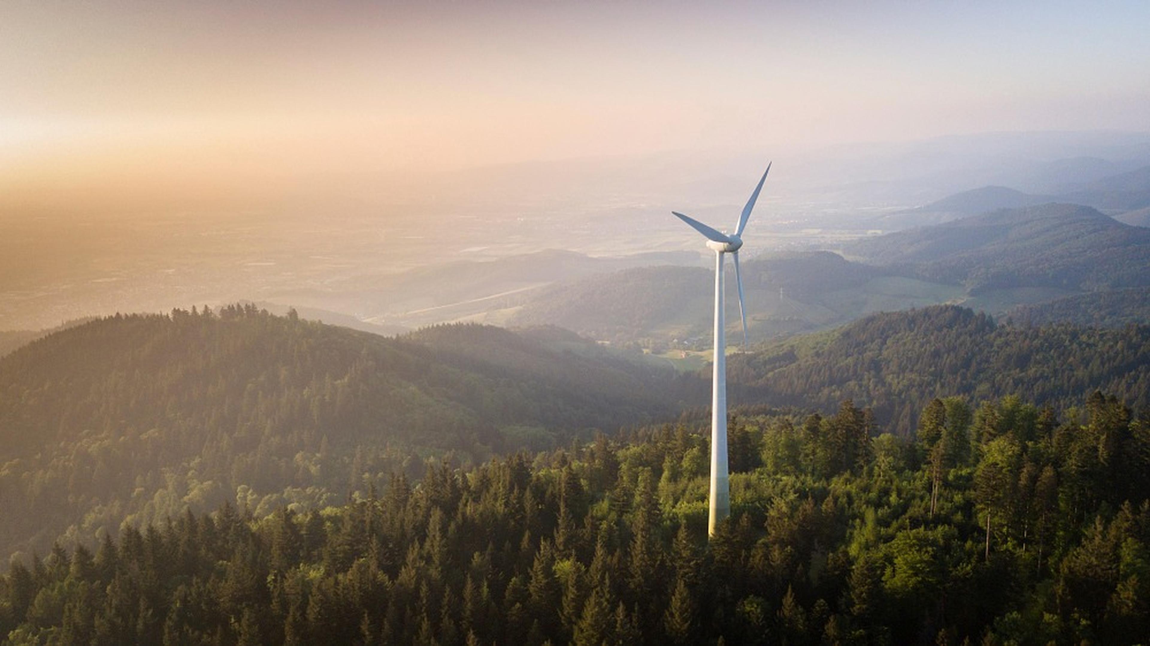 Windradanlage Rosskopf bei Sonnenaufgang