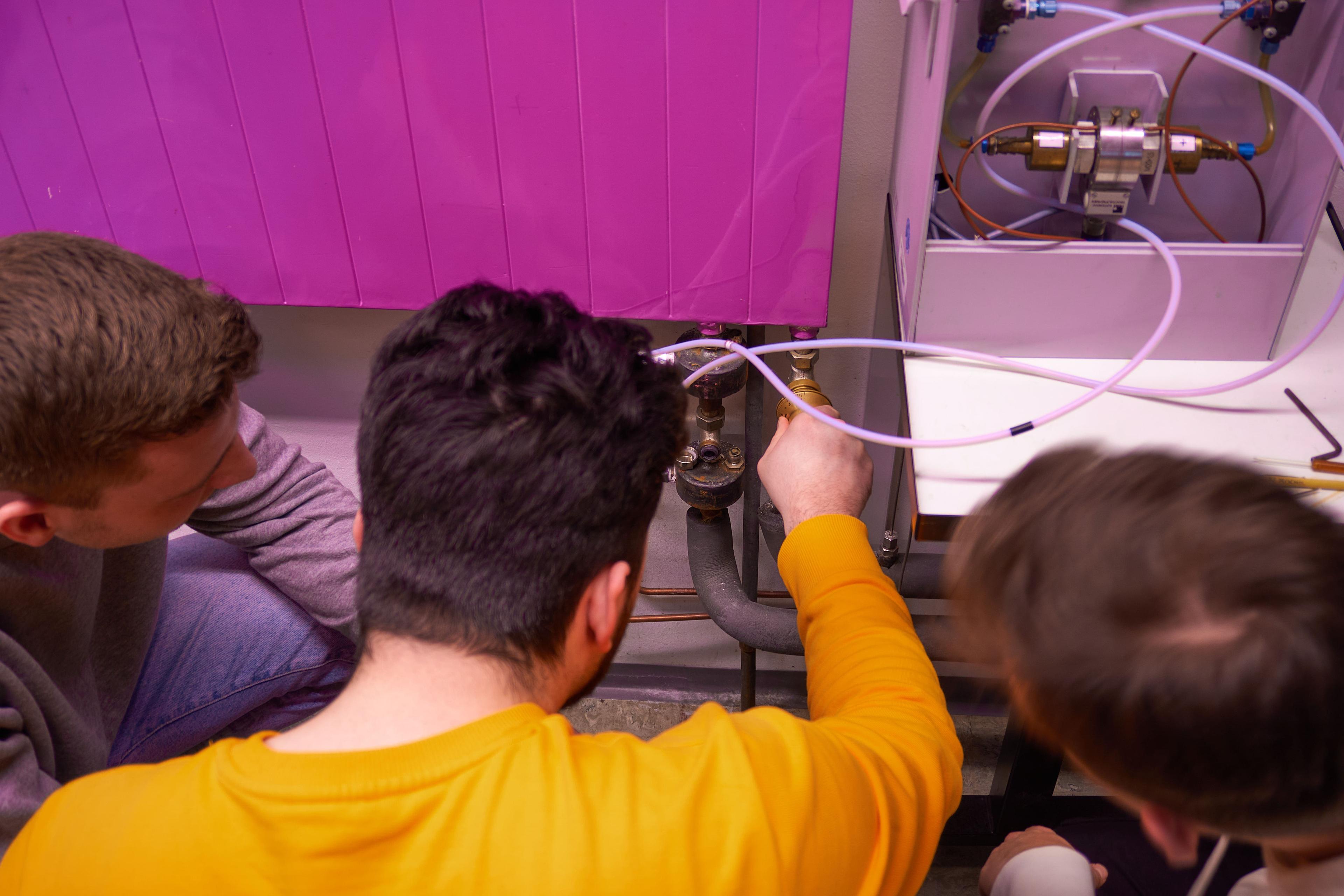 SHK-Unterstützungsschwarm Studierende unterstützen das SHK-Handwerk bei der Optimierung von Heizungsanlagen im Bestand