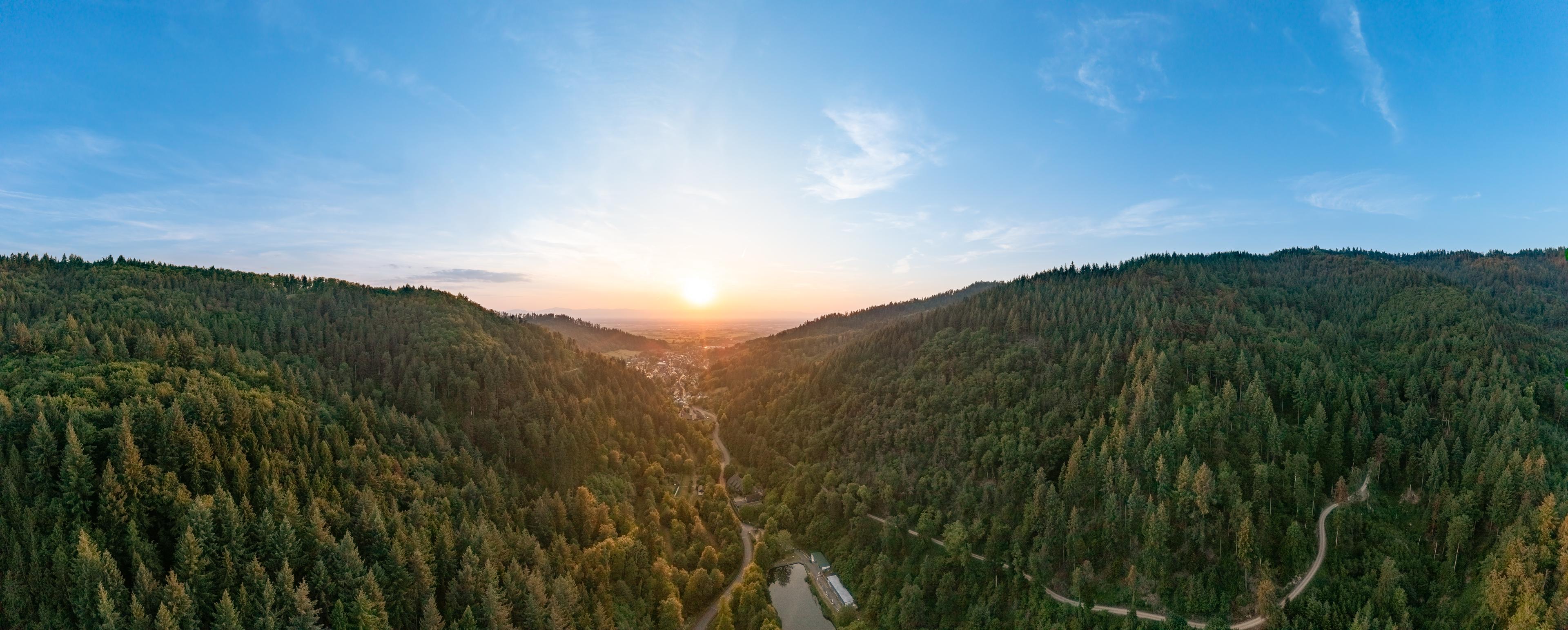 Münstertal Panorama im Sonnenaufgang