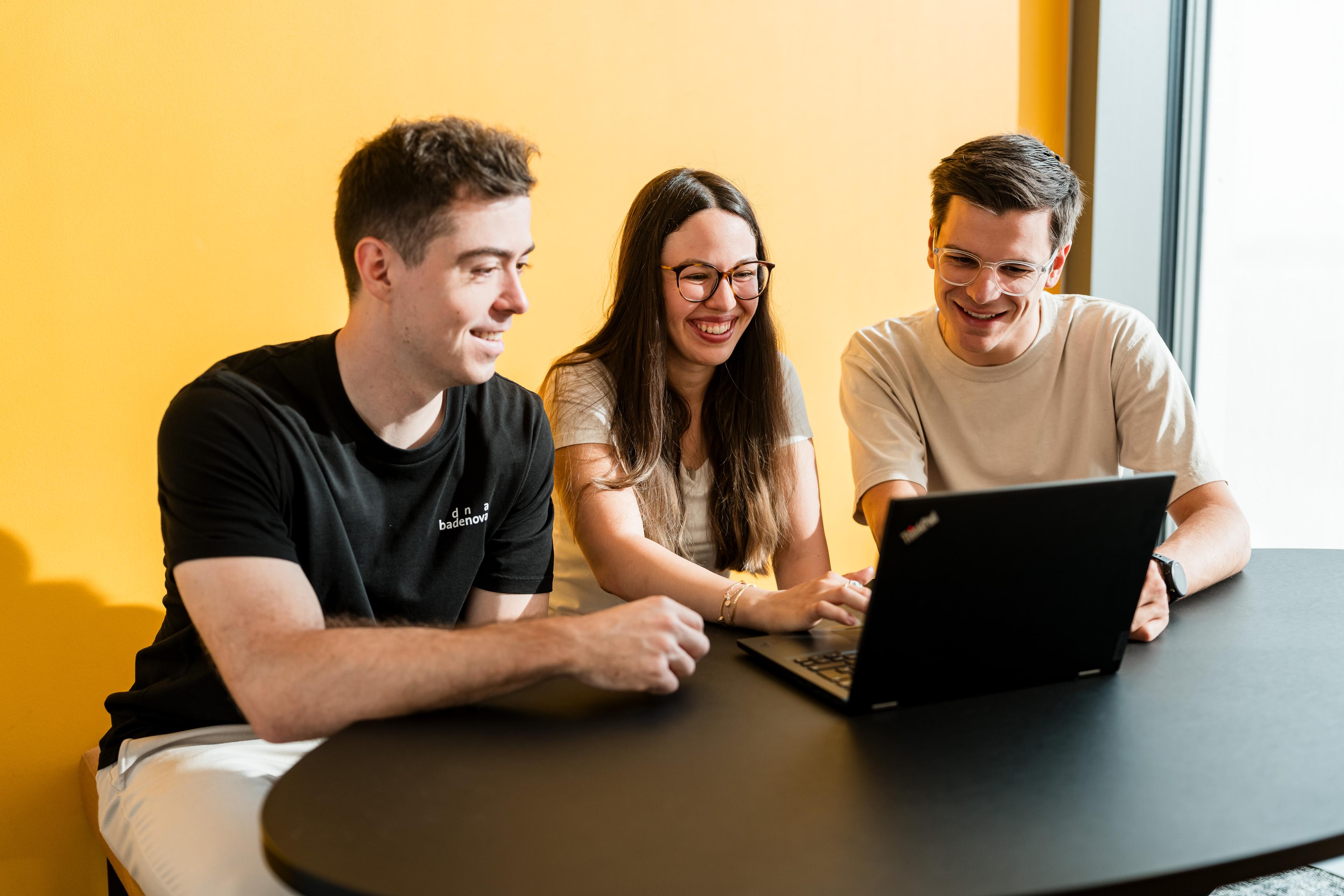 Zusammen bei der Arbeit