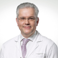 Dr. Lukas Helfer