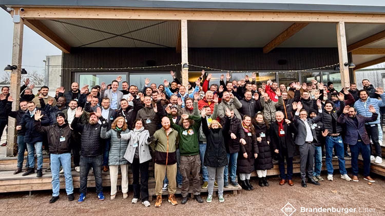 Gruppe von Kunden bei Anwenderseminar EXPERT der Brandenburger Liner