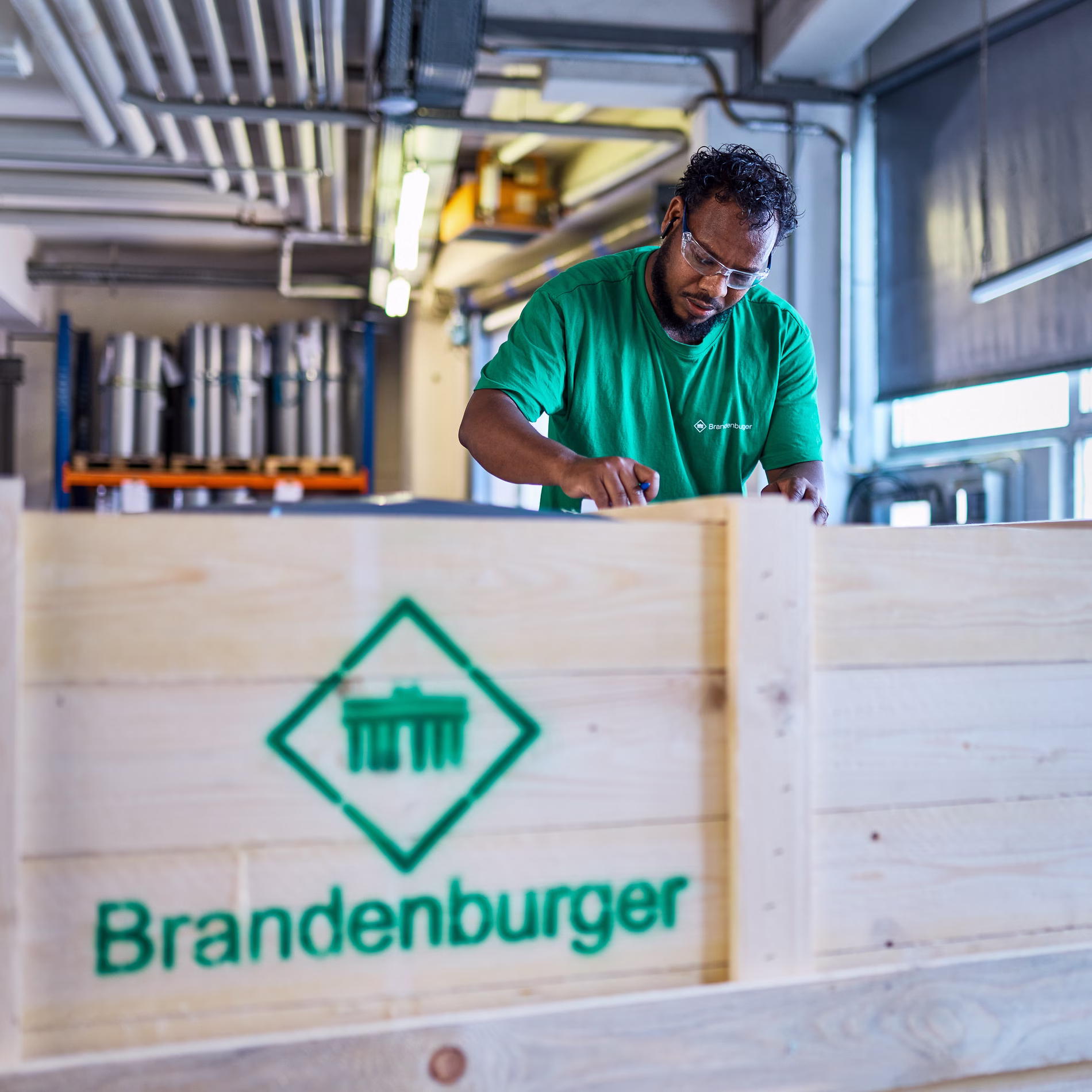 Liner Produktion Kistenbau