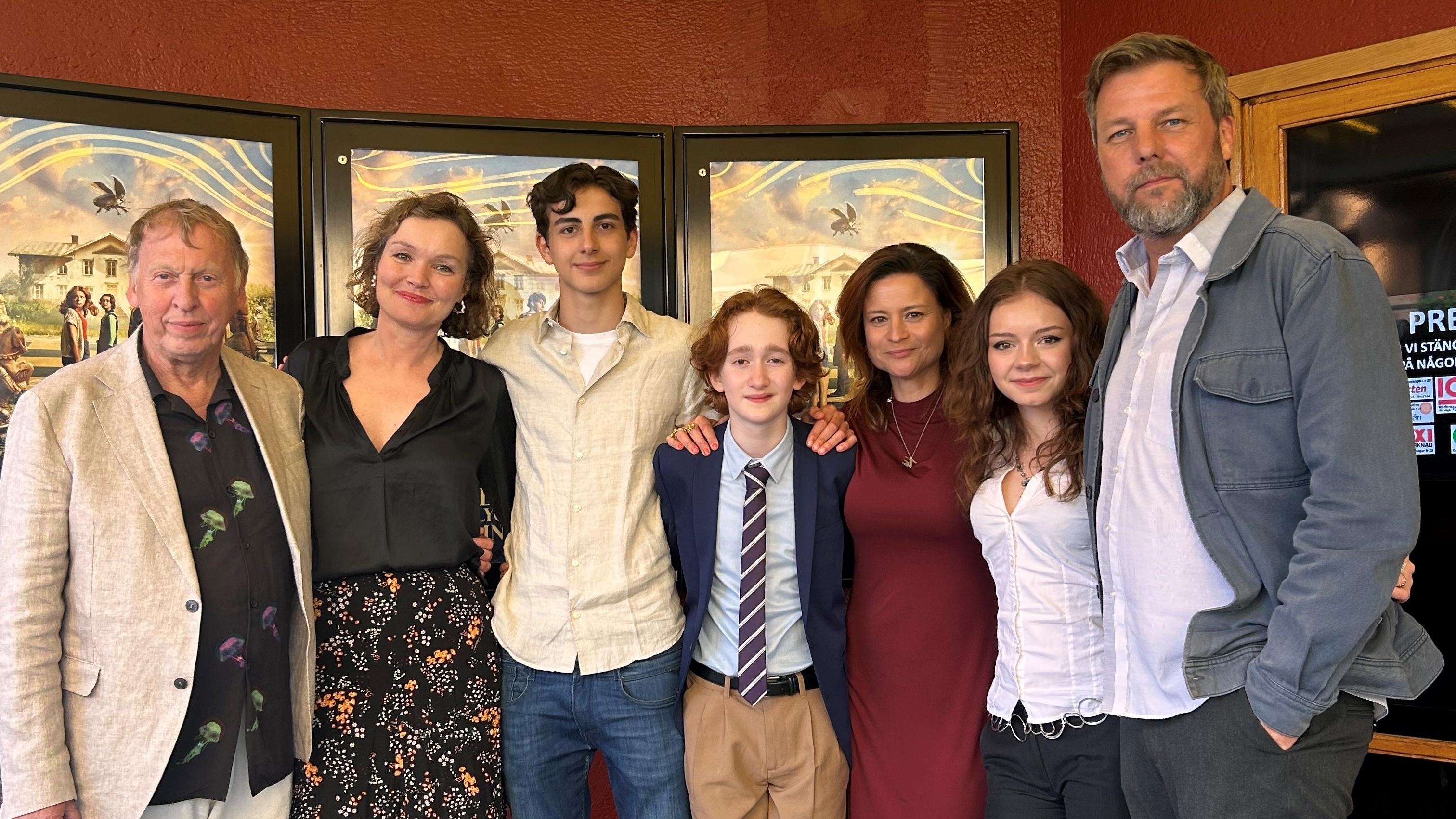Från vänster; Tomas von Brömssen, Cathrine Simonsen, Hjalmar Löfmark Yilmaz, Einar Alvarado Lönberg, Josefine Tengblad, Moa Nåsander, Atle Knudsen. Foto: Film i Väst