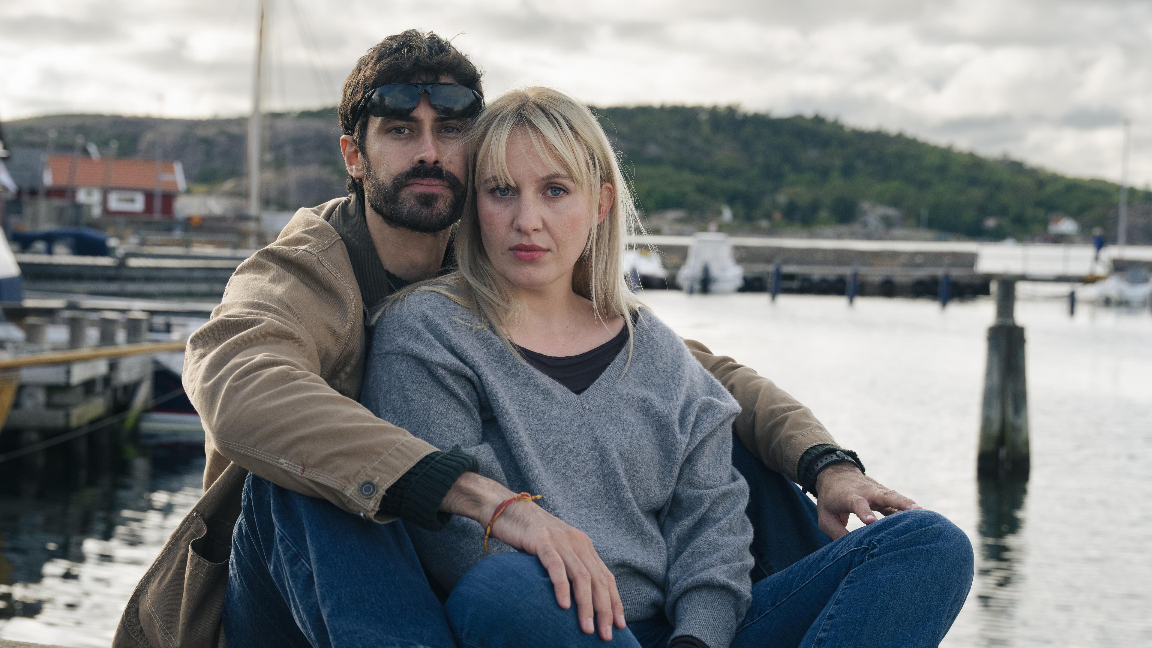 Filip Aladdin & Gina-Lee Fahlén Ronander i Fjällbacka. Foto: Anders Nicander/SVT