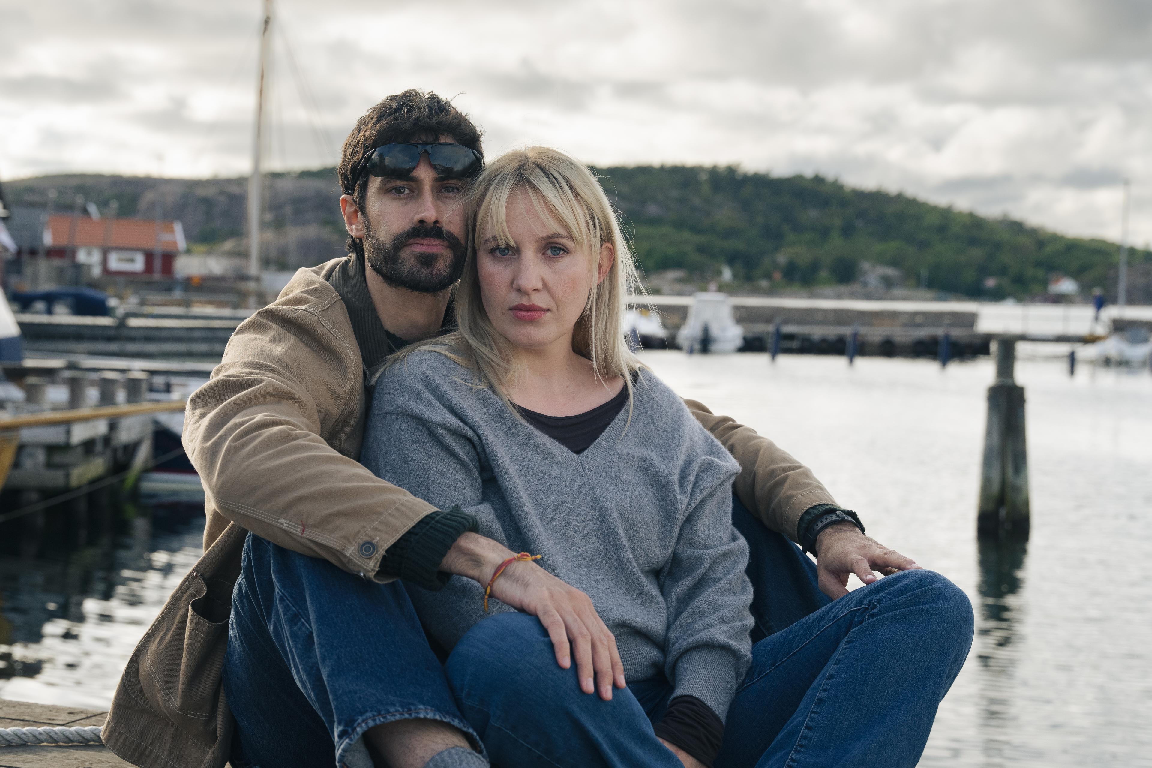 Filip Aladdin & Gina-Lee Fahlén Ronander i Fjällbacka. Foto: Anders Nicander/SVT