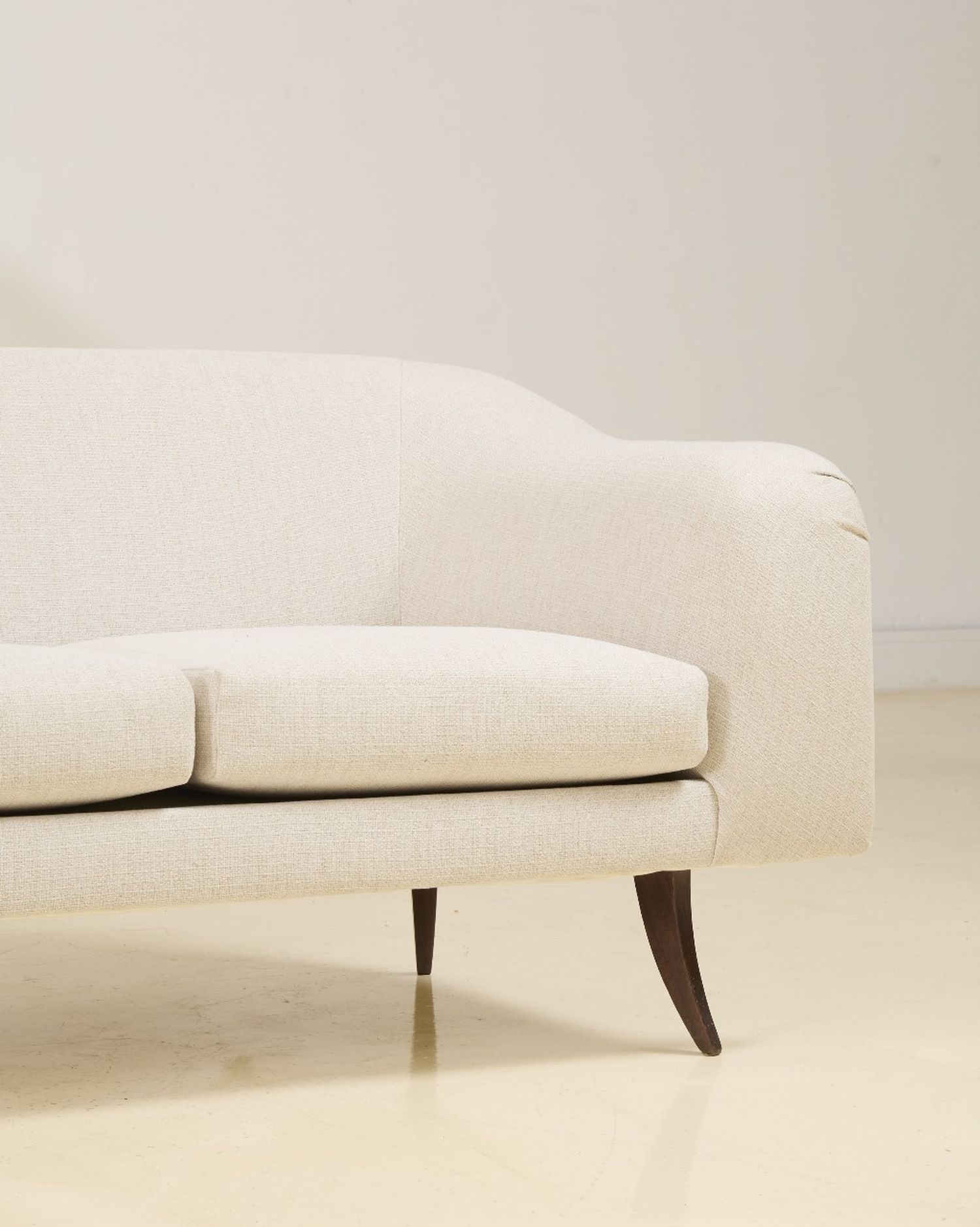 Sofas, Benches & Daybeds