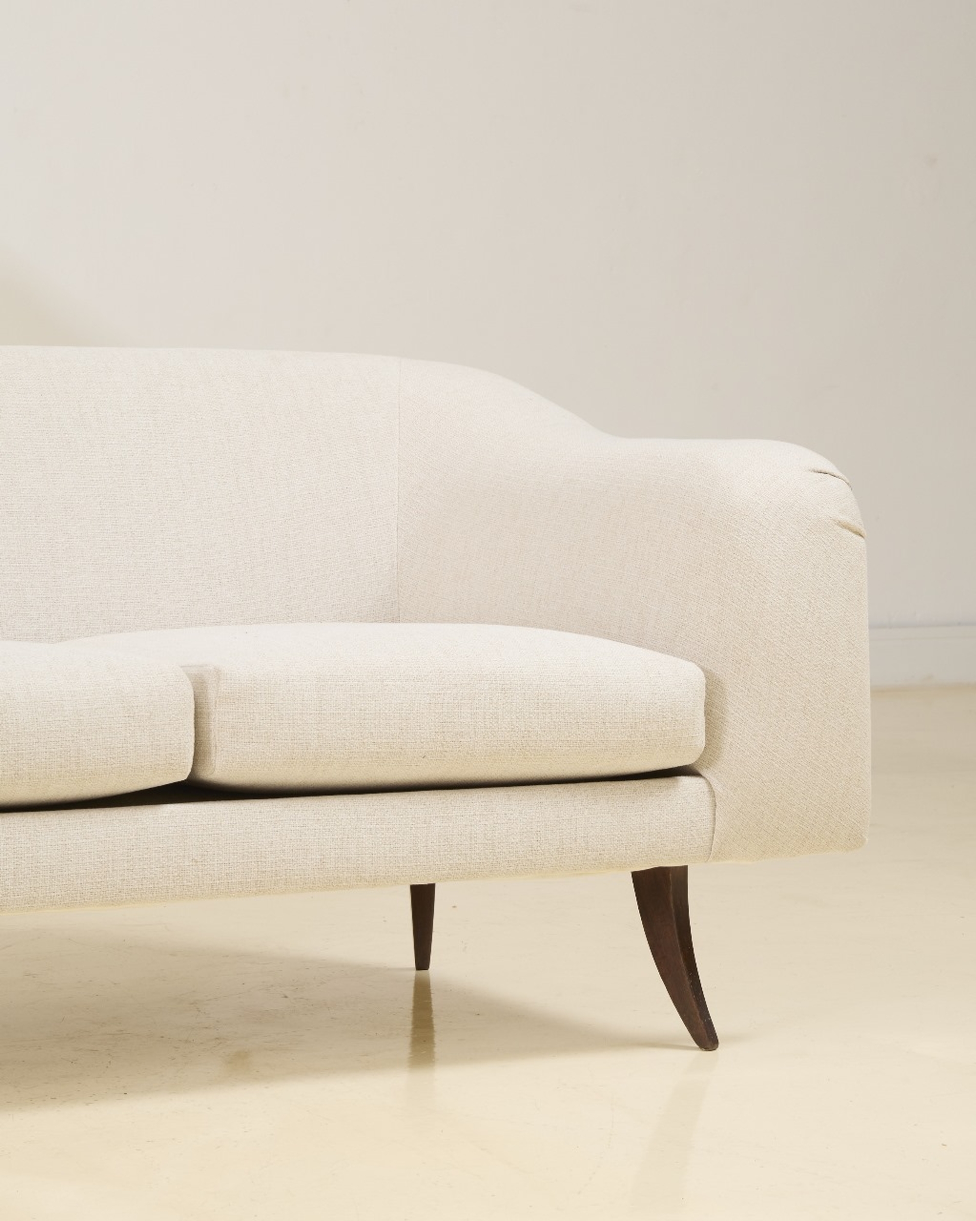 Sofas, Benches & Daybeds