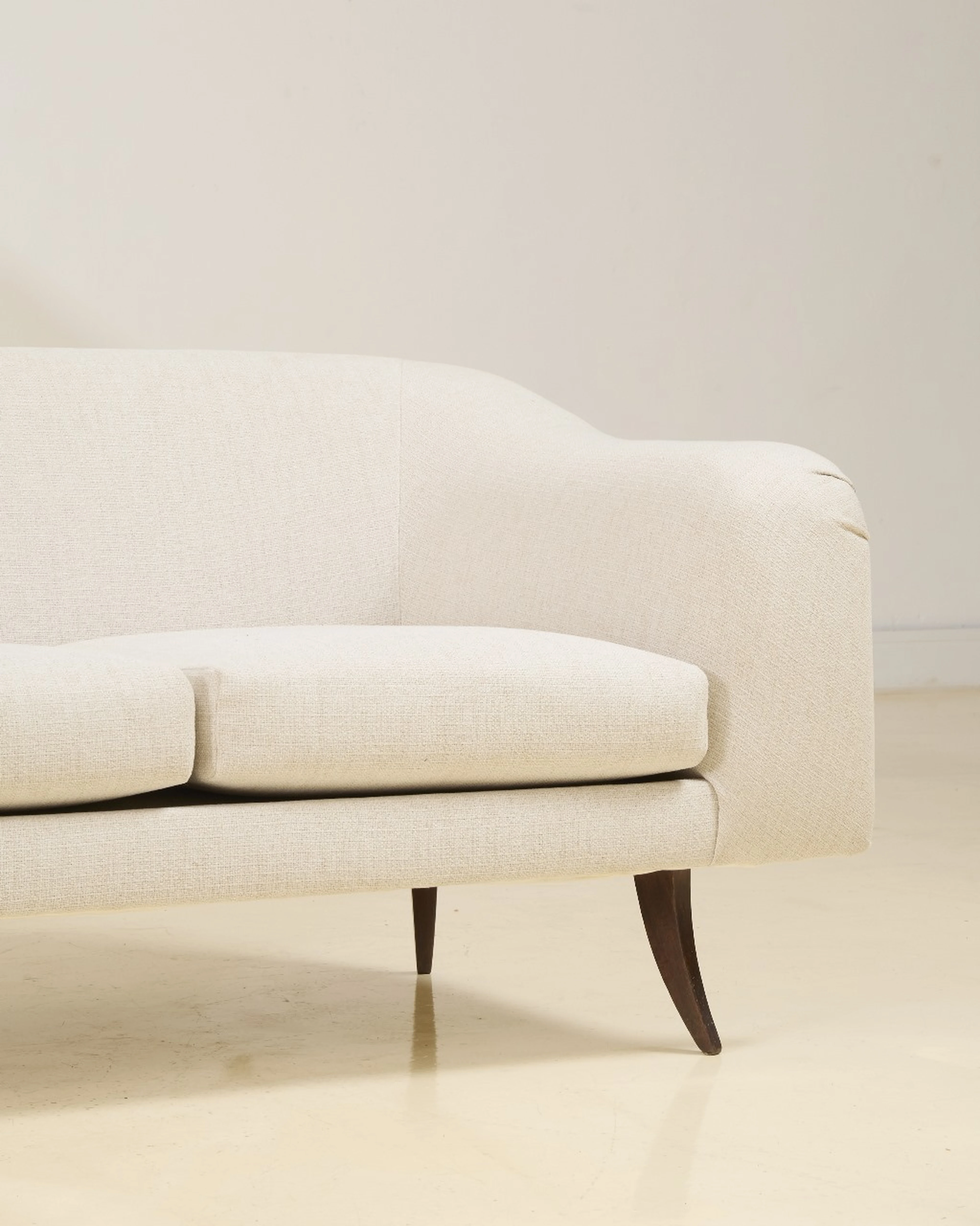 Sofas, Benches & Daybeds