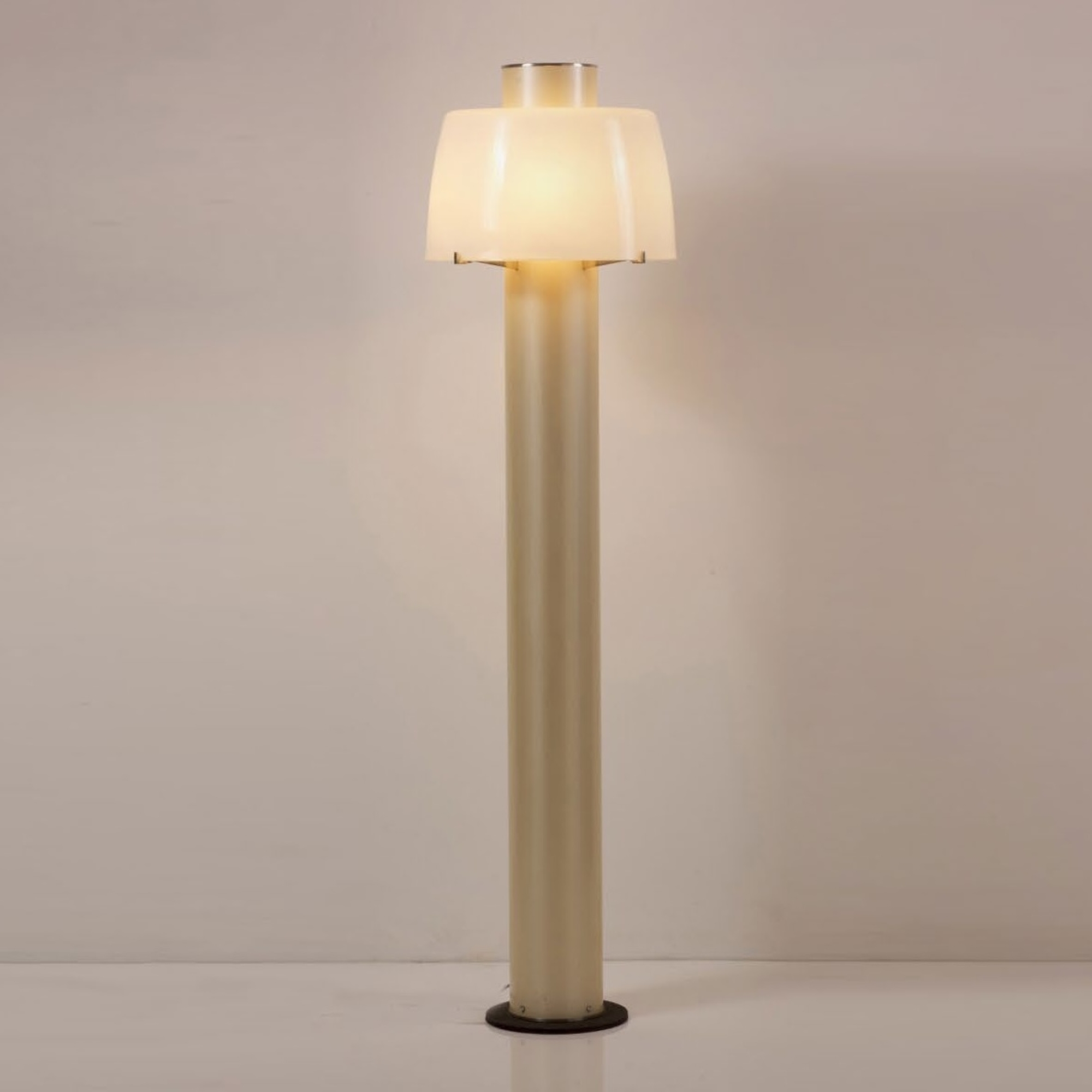 Floor  Lamp Model N˚ 1006