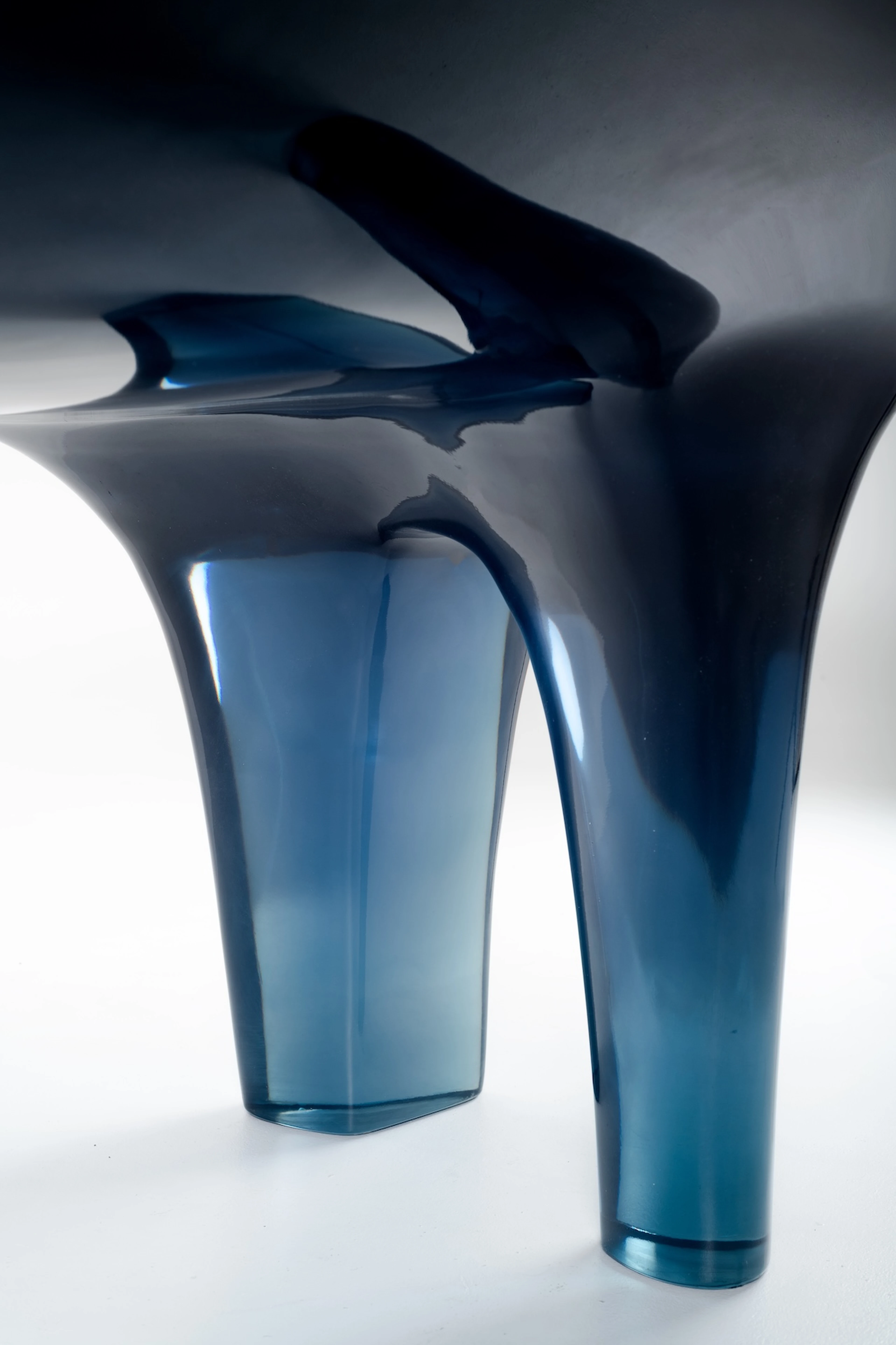 Raouché Dining Table - 9