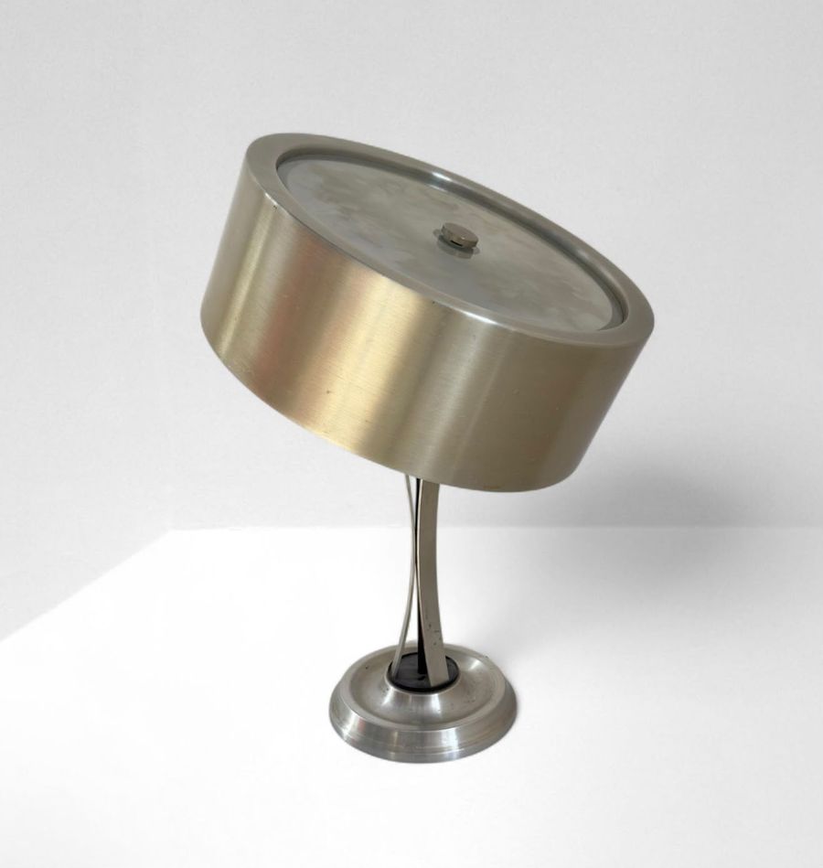 Model 790 Table Lamp