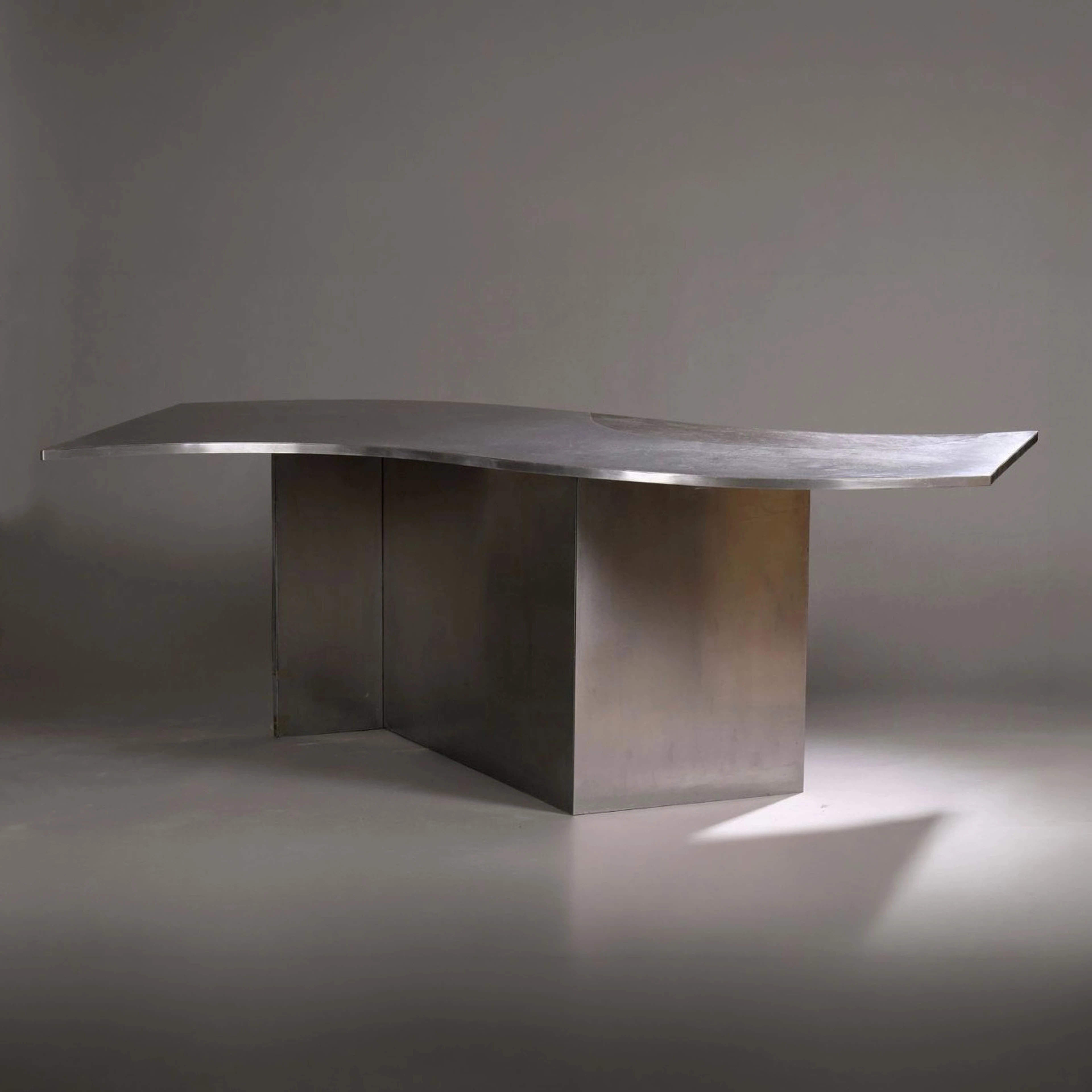 S Desk