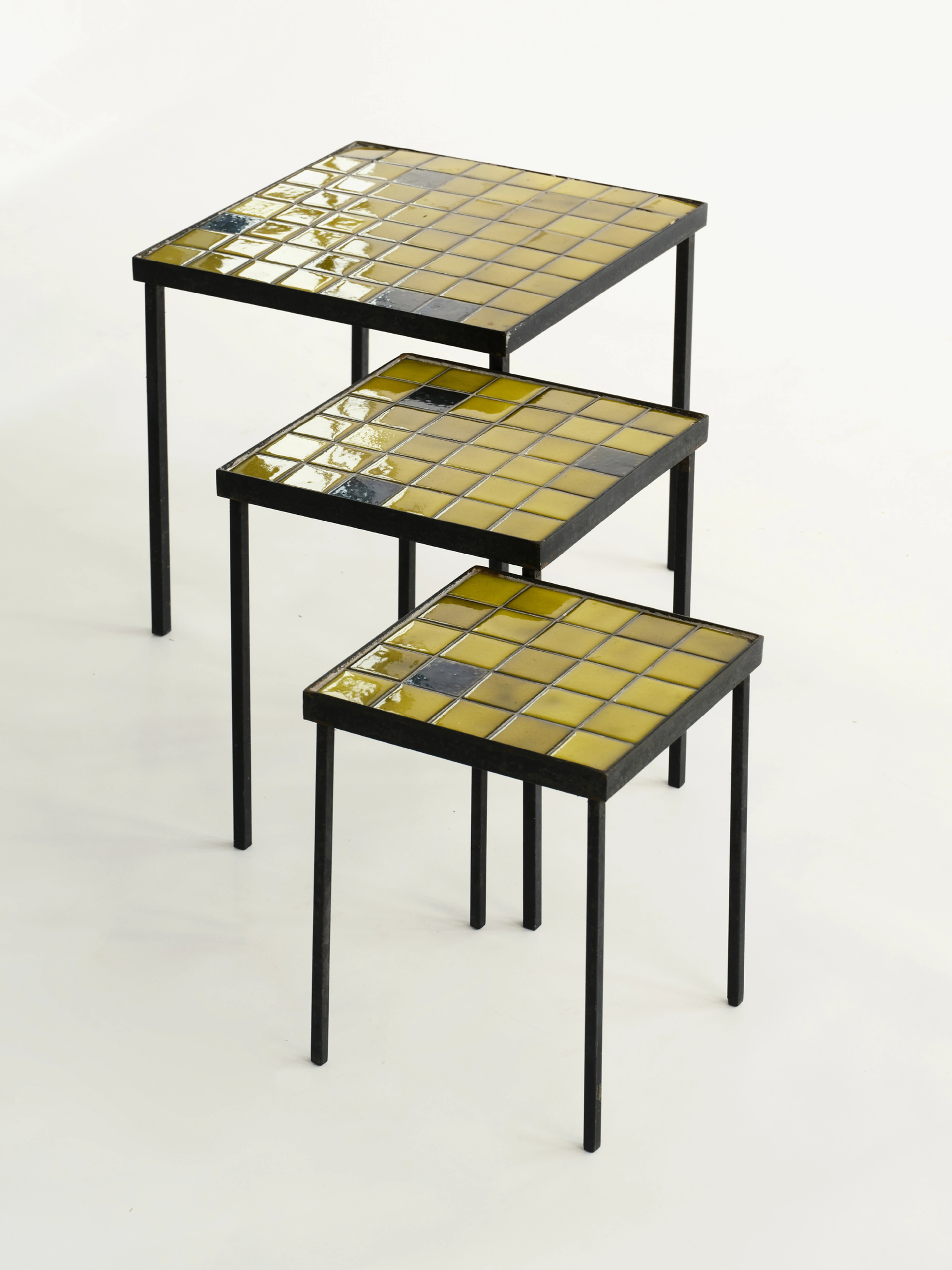 Suite of 3 Nesting Tables - 4