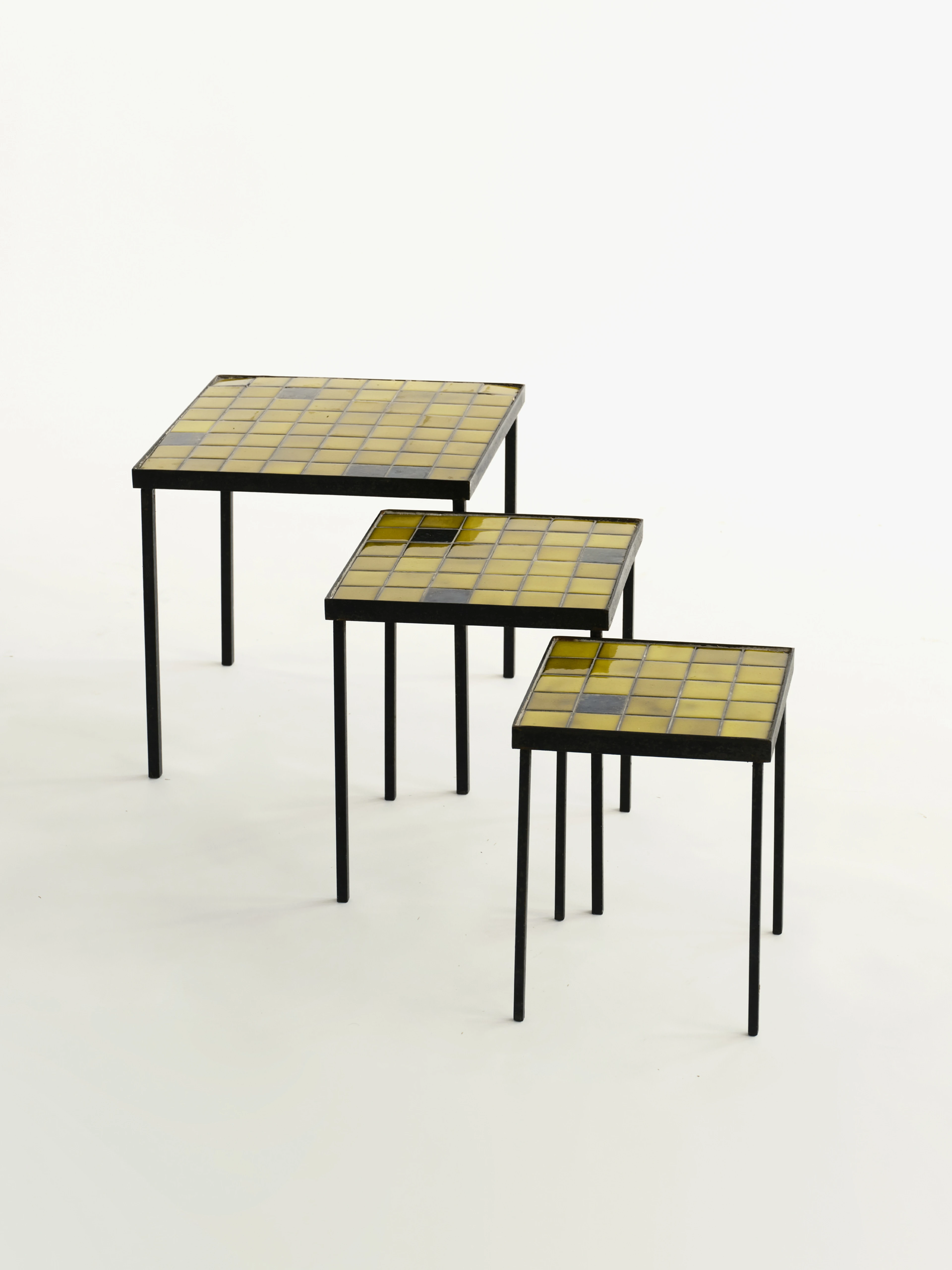 Suite of 3 Nesting Tables - 3