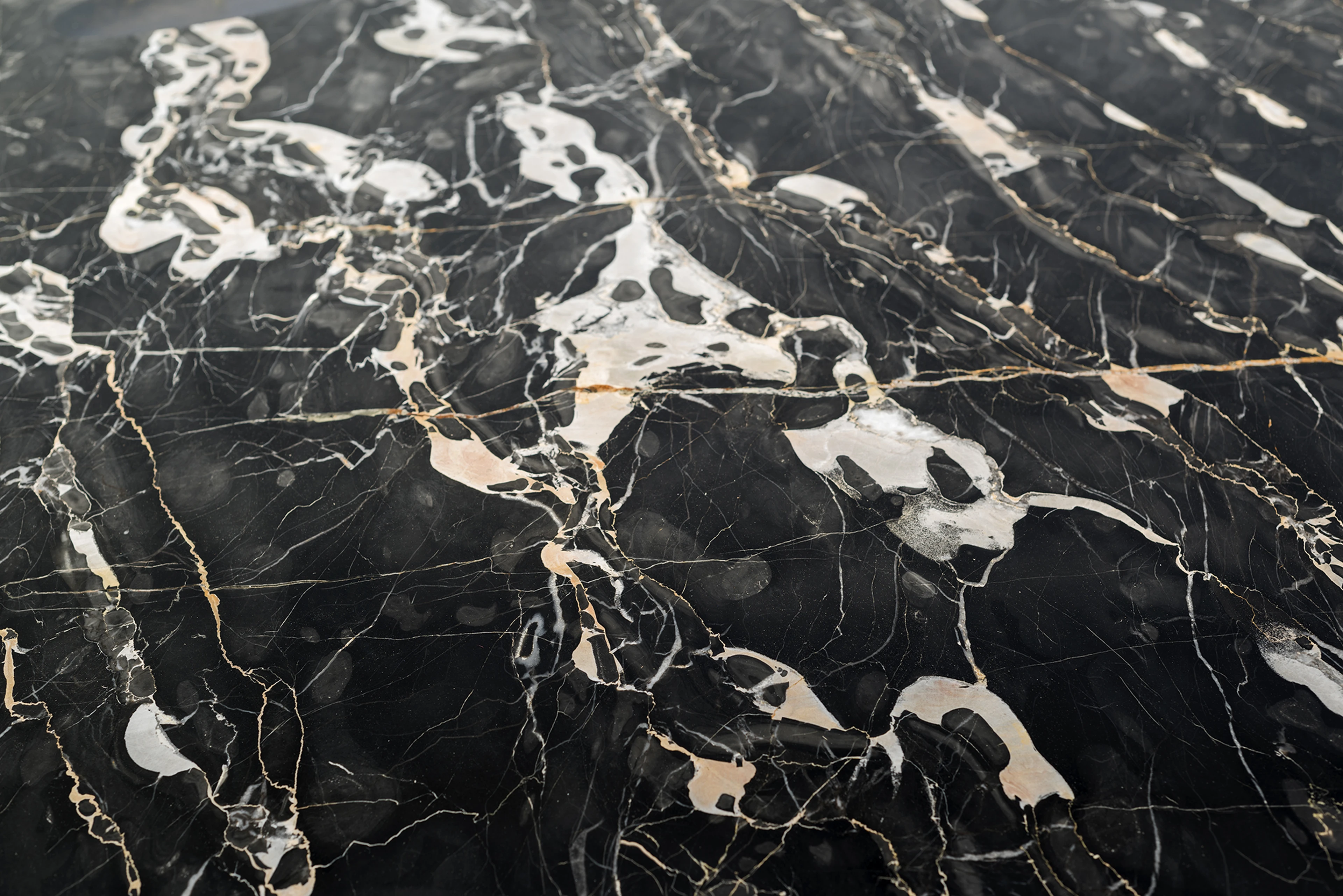 Liquid Dining Table - 8
