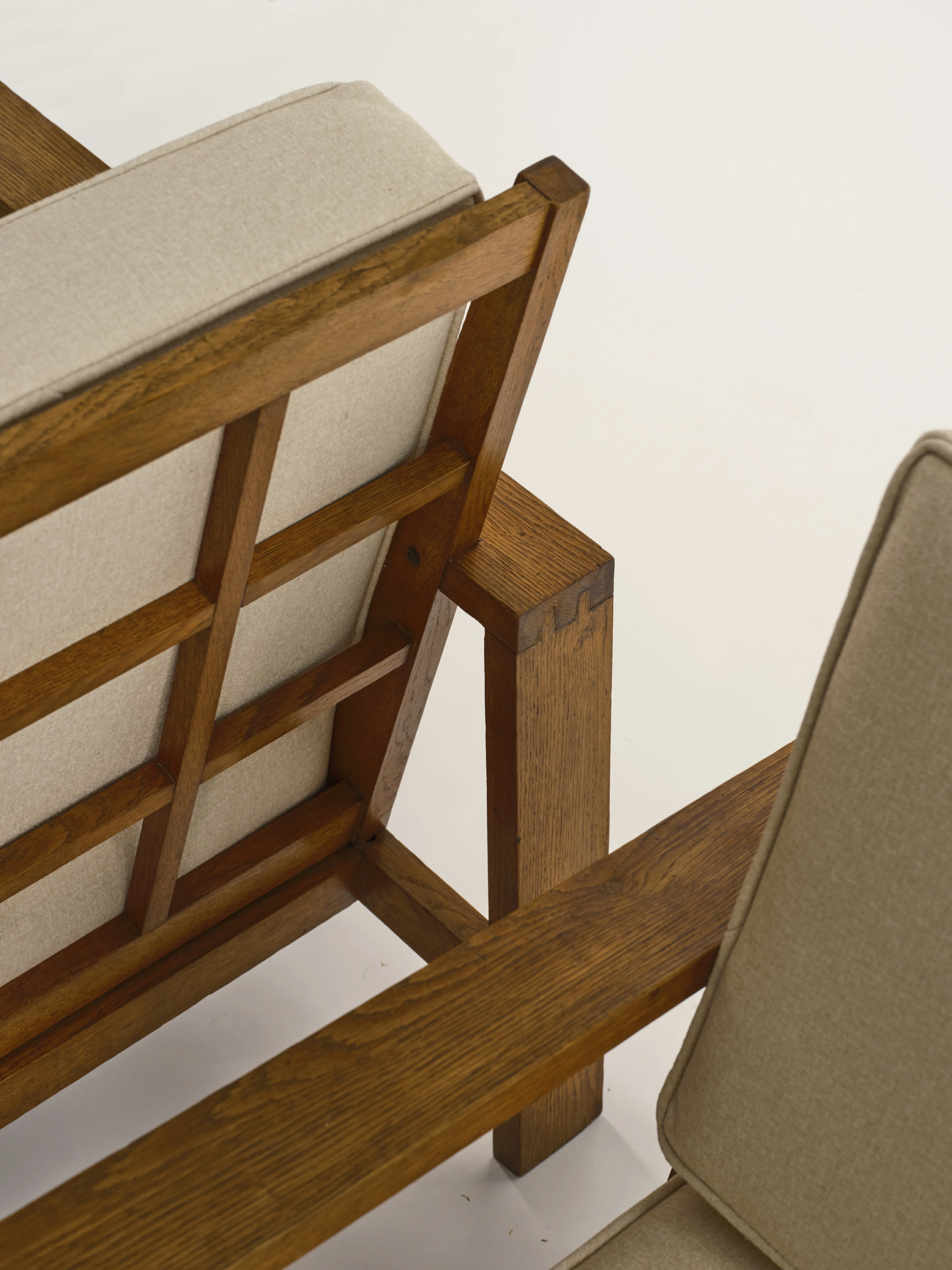 Pair of 'RG518' Armchairs - 3
