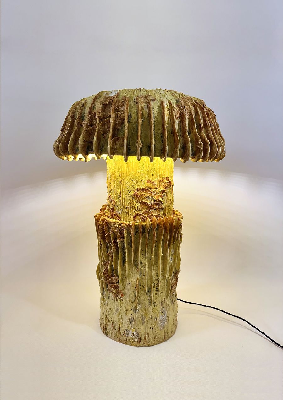 Shining Shiitake Aurea Lamp