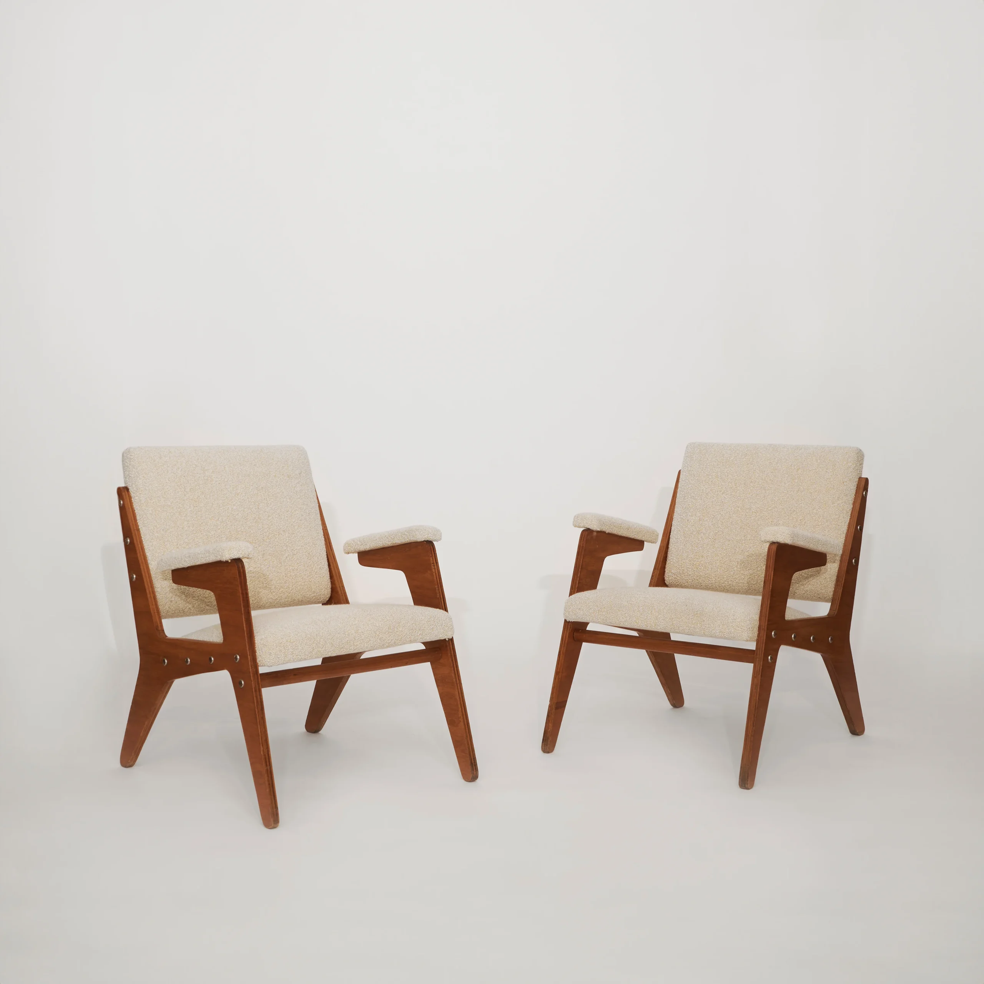 Móveis Artísticos Z Pair of Armchairs
